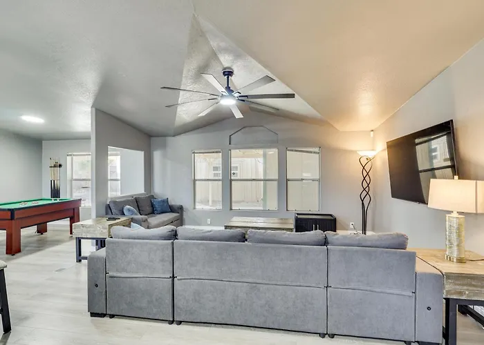 Holiday home Golf, Fish & Unwind! Group Getaway In Mohave *