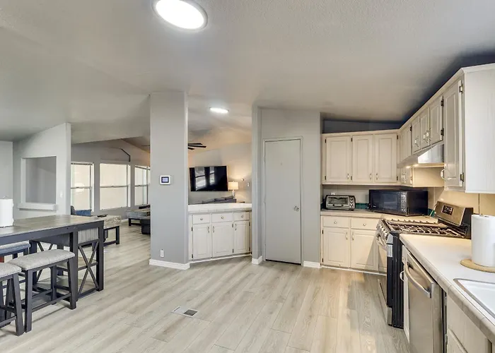 Golf, Fish & Unwind! Group Getaway In Mohave