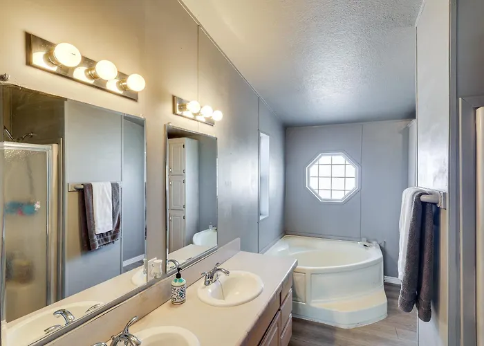 Golf, Fish & Unwind! Group Getaway In Mohave Holiday home