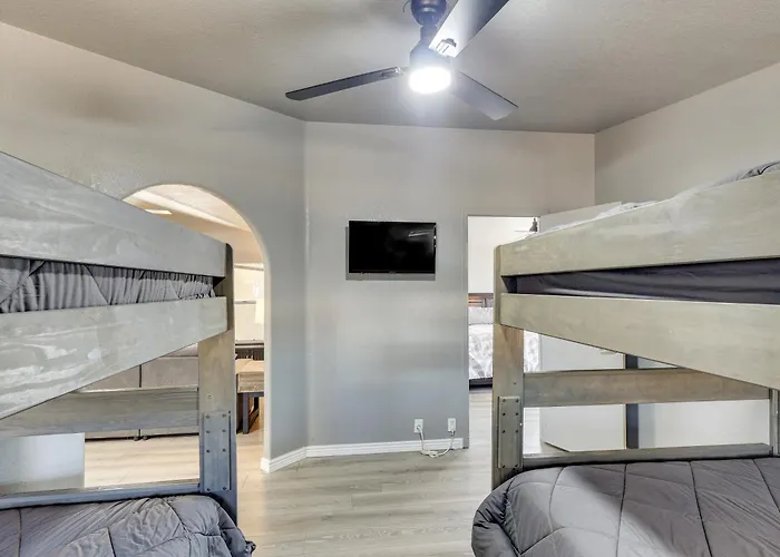 Golf, Fish & Unwind! Group Getaway In Mohave Holiday home