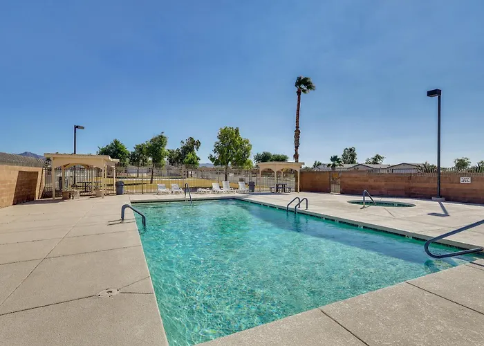 Holiday home Golf, Fish & Unwind! Group Getaway In Mohave *