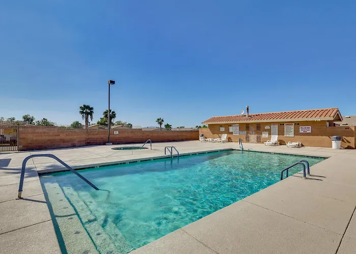 Holiday home Golf, Fish & Unwind! Group Getaway In Mohave